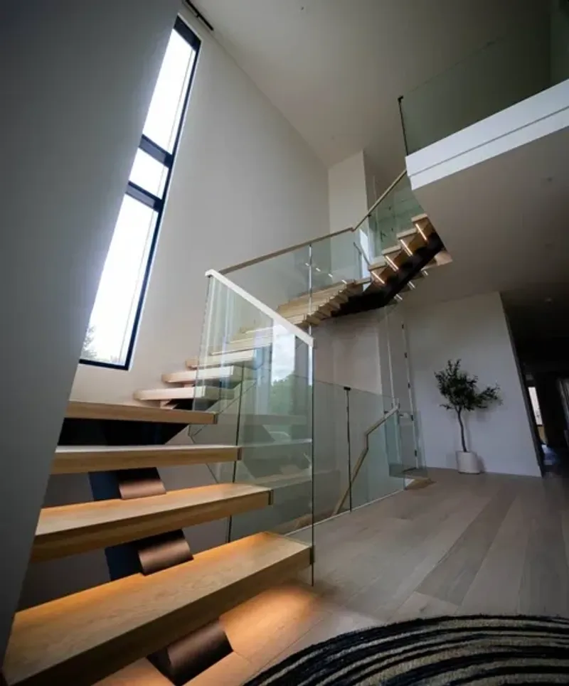 Glass balustrade railing installation contractor in Houston, TX